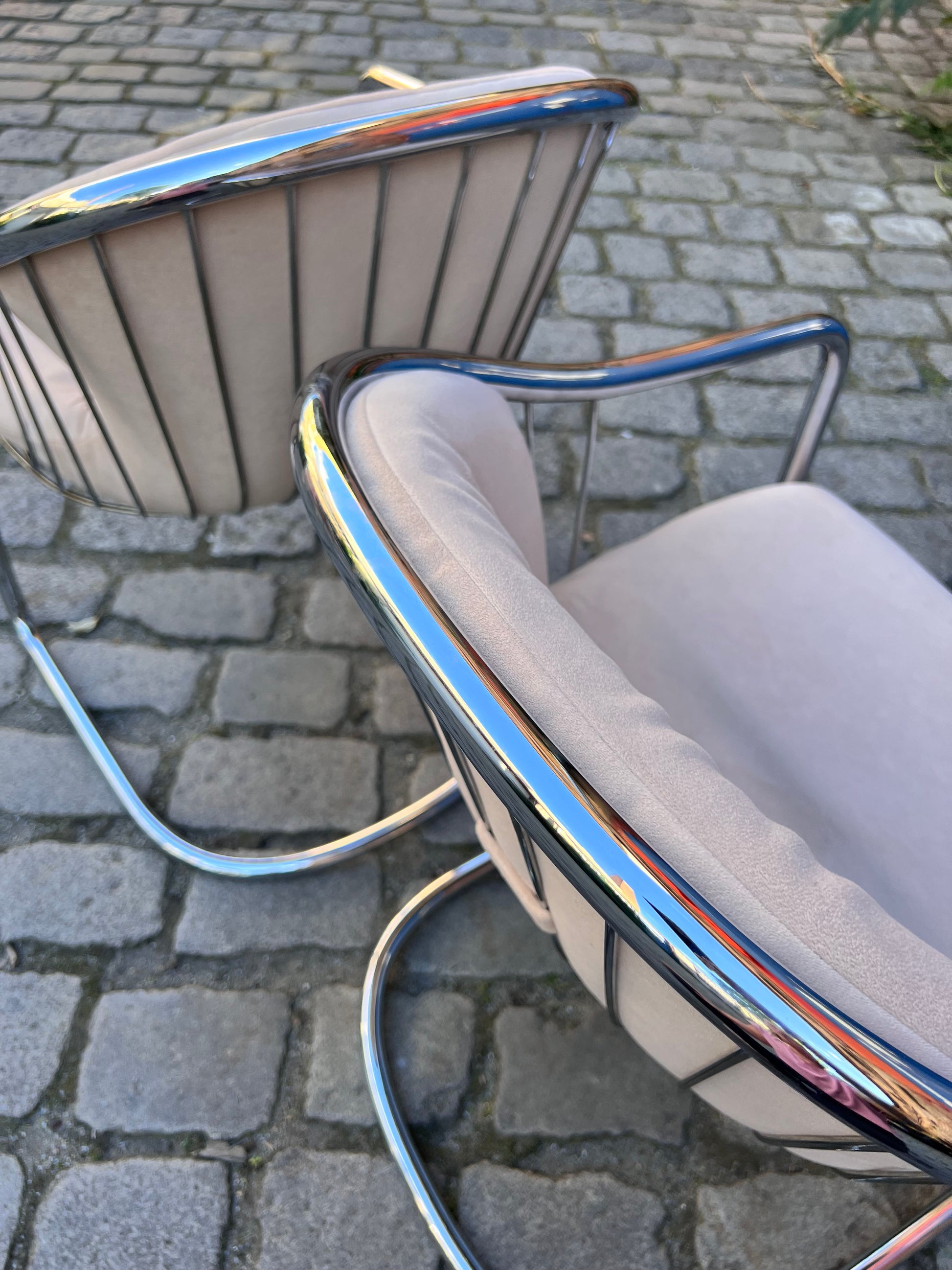 Set: 2x Freischwinger creme Chrom von Gastone Rinaldi - neu gepolstert