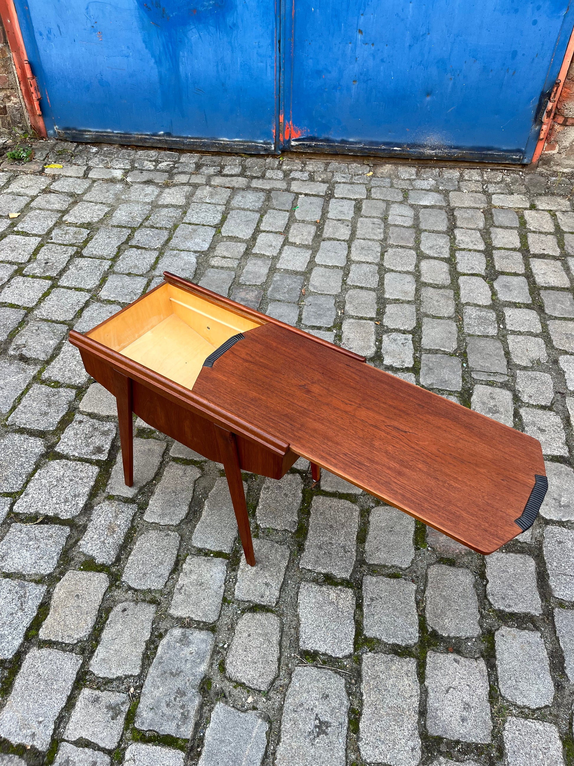Beistelltisch / Nähkasten Teak aus Dänemark