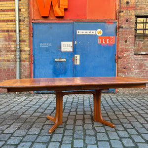 Ausziehbarer Esstisch Teak mit integriertem Fach für Platten