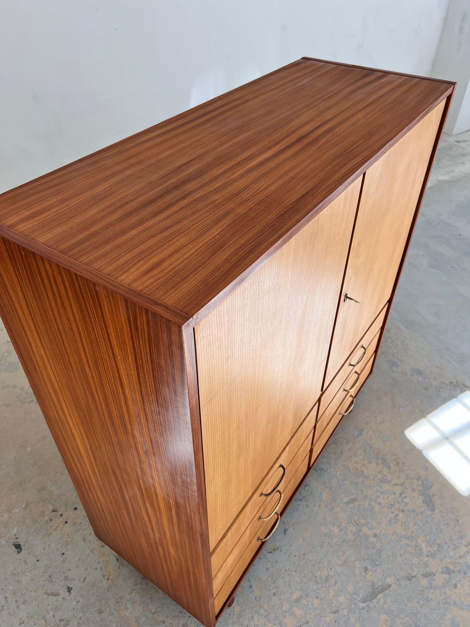 Wäscheschrank Modell Herrenkommode von Gebr. Lübke