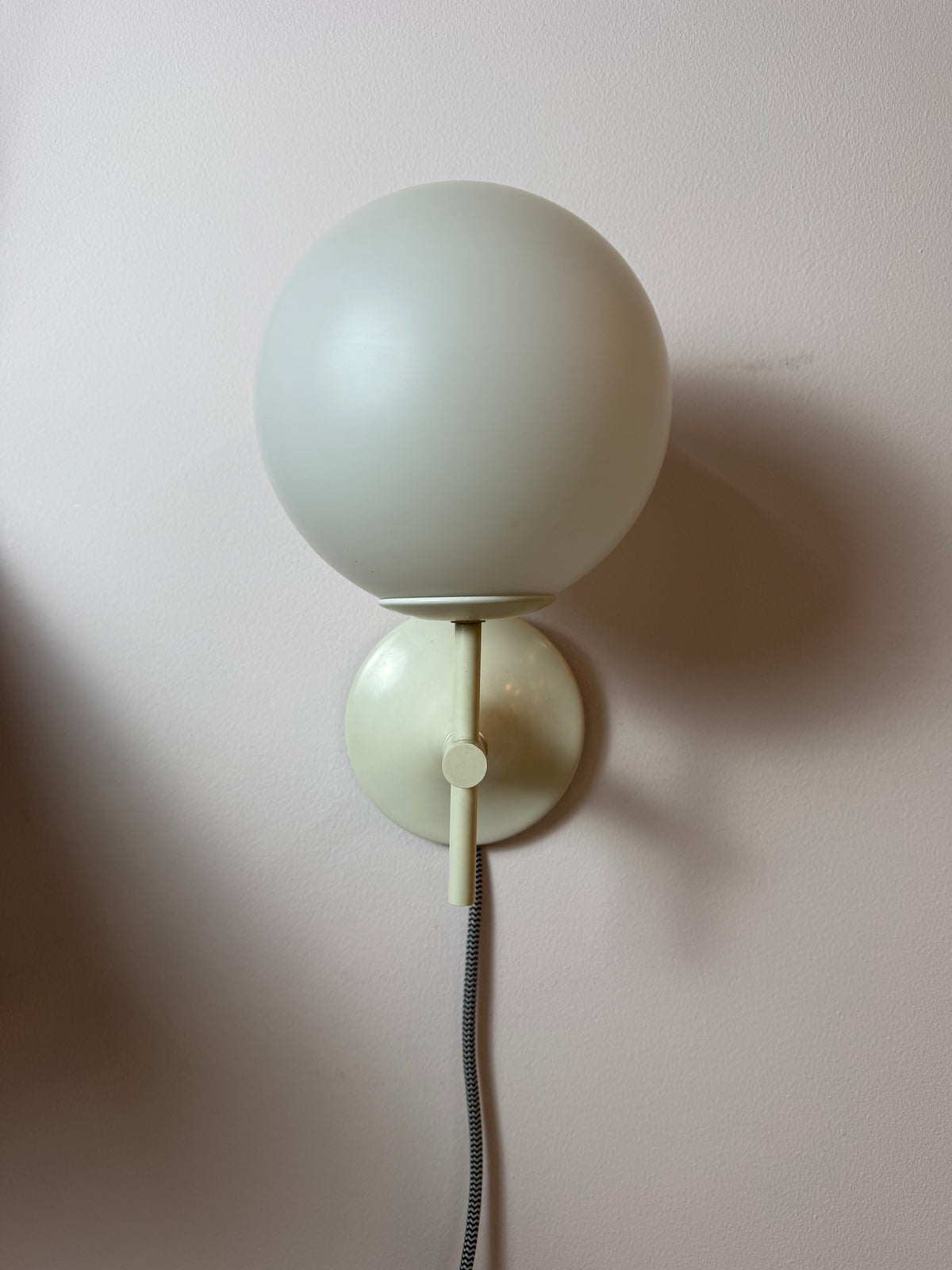 Wandlampe weiß Opalglas von Max Bill für Temde