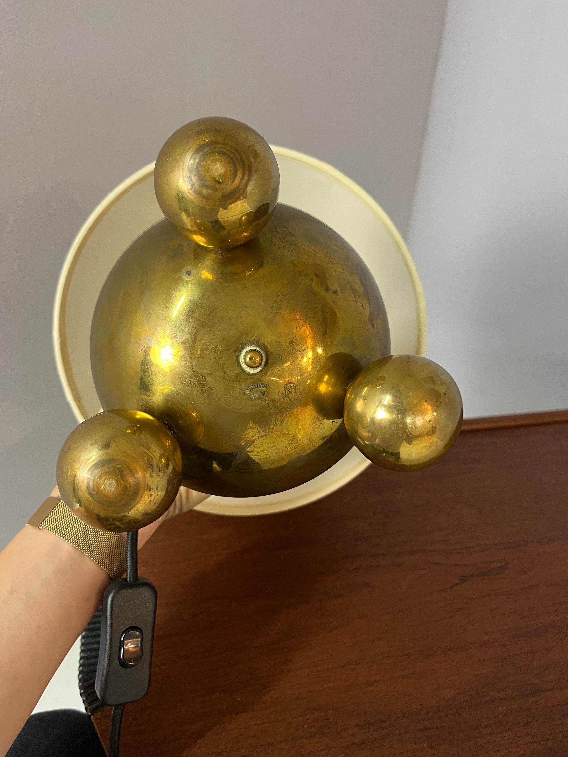 Kugeltischlampe Messing von Gusums Bruk aus Schweden
