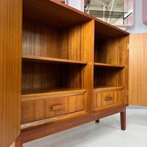 Schrank mit innenliegenden Schubladen Teak aus Dänemark