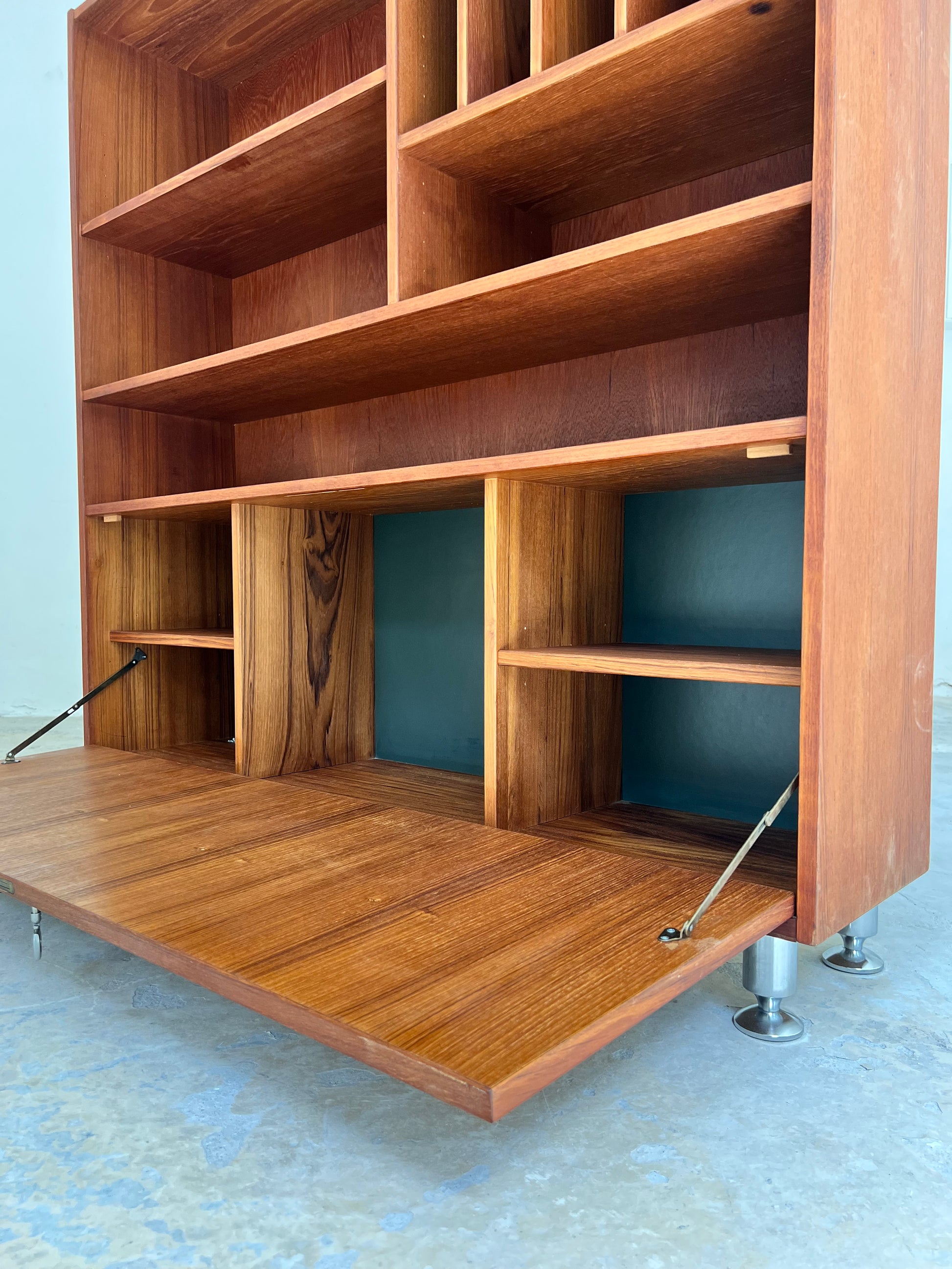 Bücherregal mit Klappfach Teak aus Dänemark