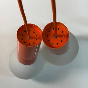 Set: 2x Hängelampe orange mit Opalglas Globus
