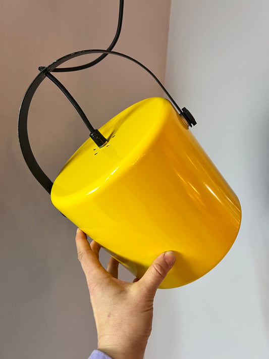 Hängelampe Spot gelb Dänemark