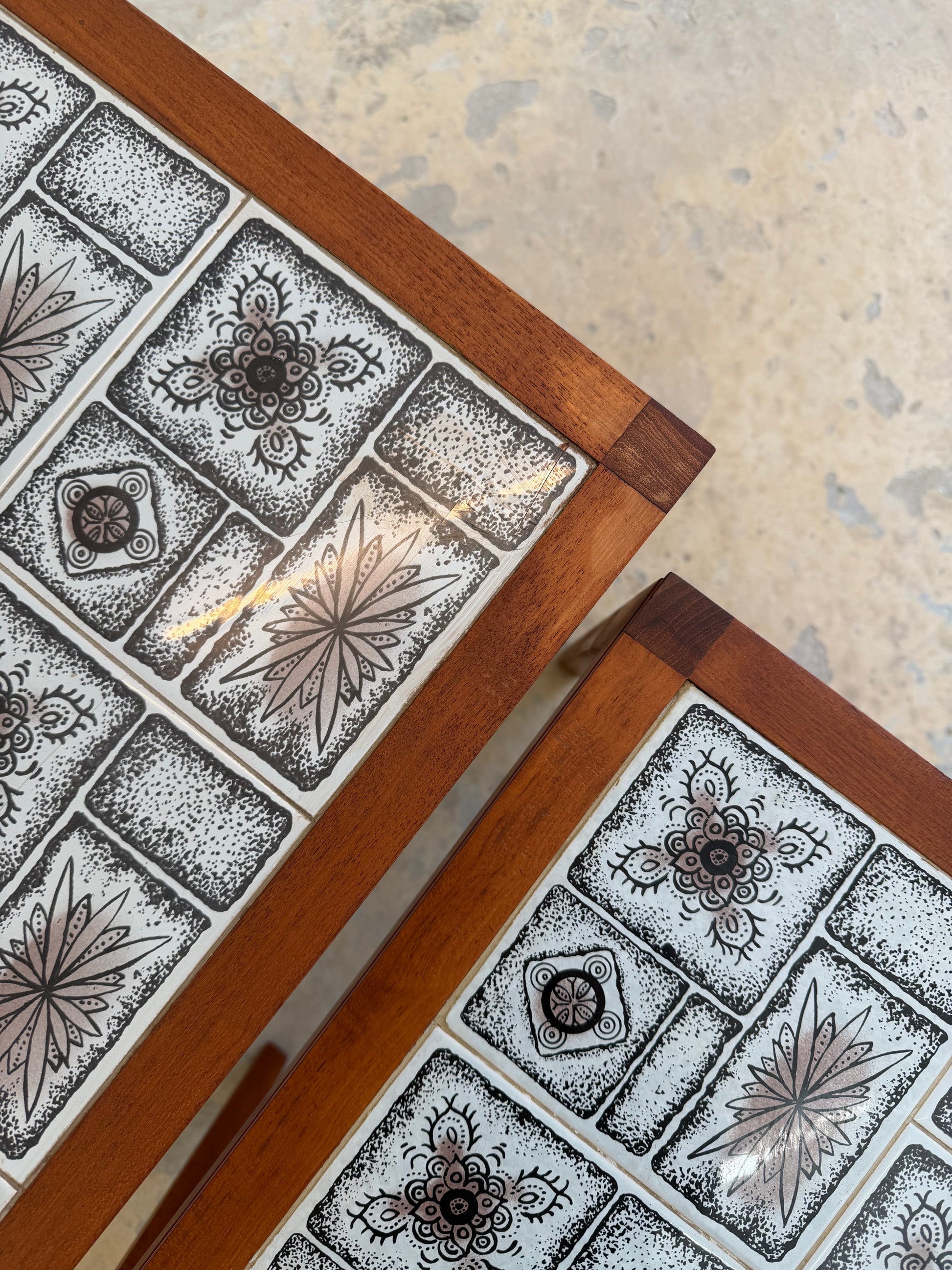 Set: 3 Satztische Teak & Fliesen aus Dänemark