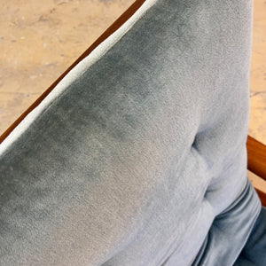 Sessel blau Samt und Teak Hochlehner