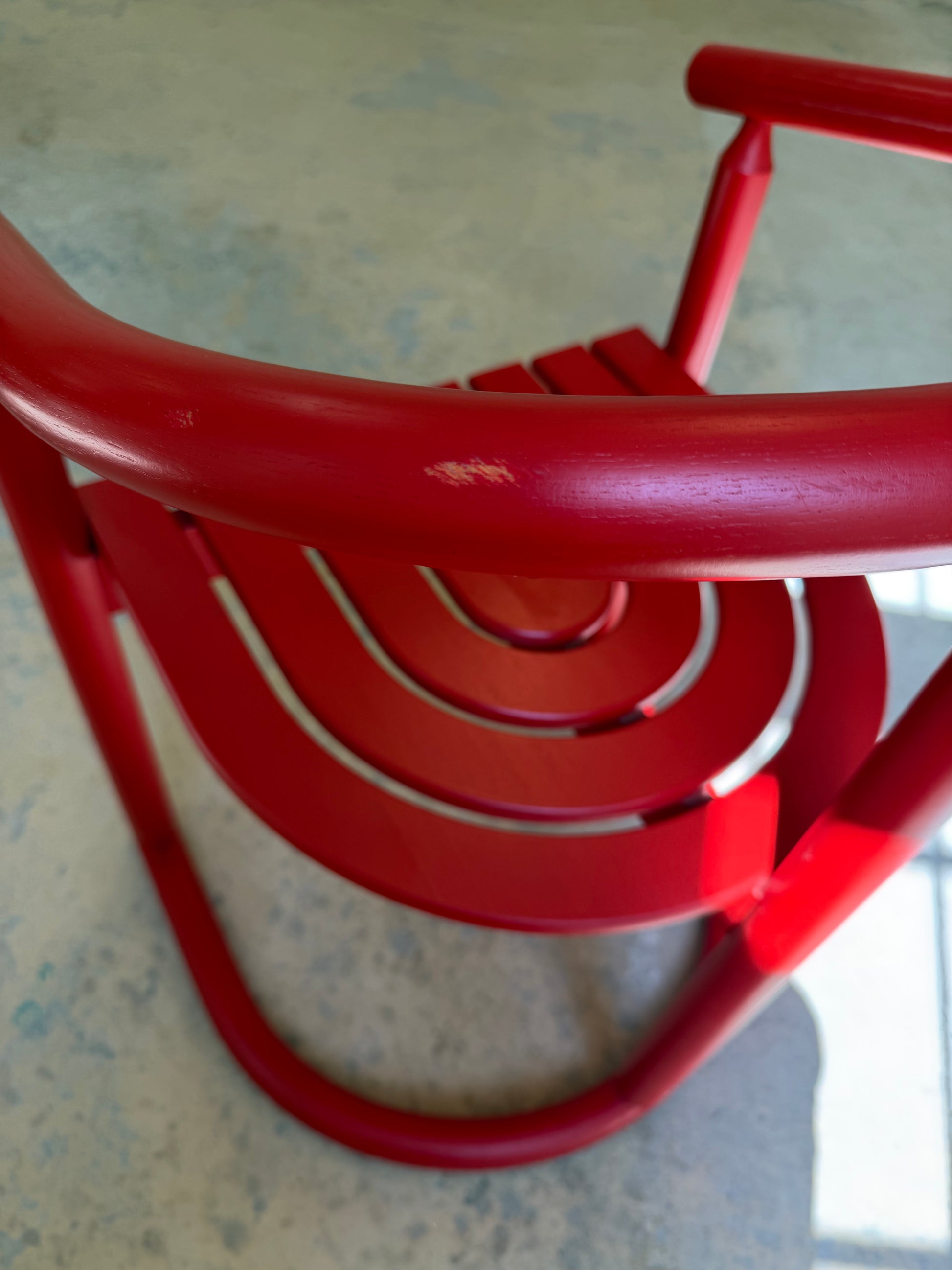 Armlehnstuhl rot von Allmilmö