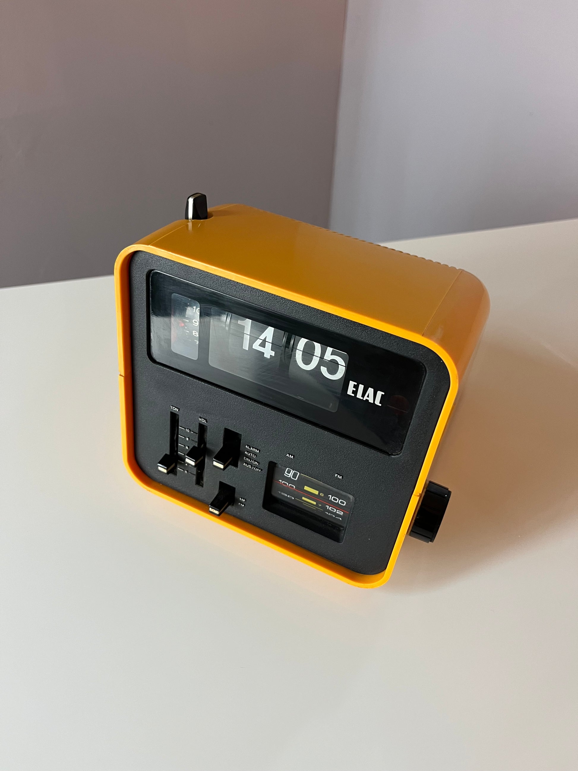 Klappzahl Weckerradio RD 100 gelb von Elac