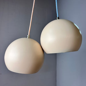 Set: 2x Kugellampe neu lackiert creme