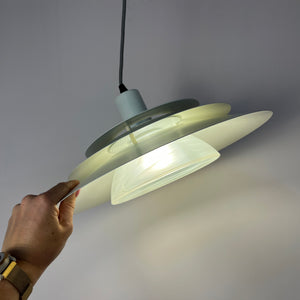 Lamellenlampe weiß mit marmorierter Glaslamelle von Jeka