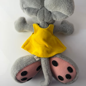 Diddlina Maus mit gelbem Kleid von Thomas Goletz