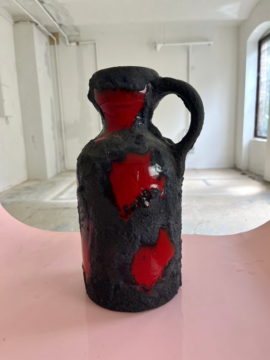 Vase Fat Lava rot schwarz von Marei Keramik