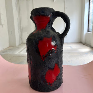 Vase Fat Lava rot schwarz von Marei Keramik