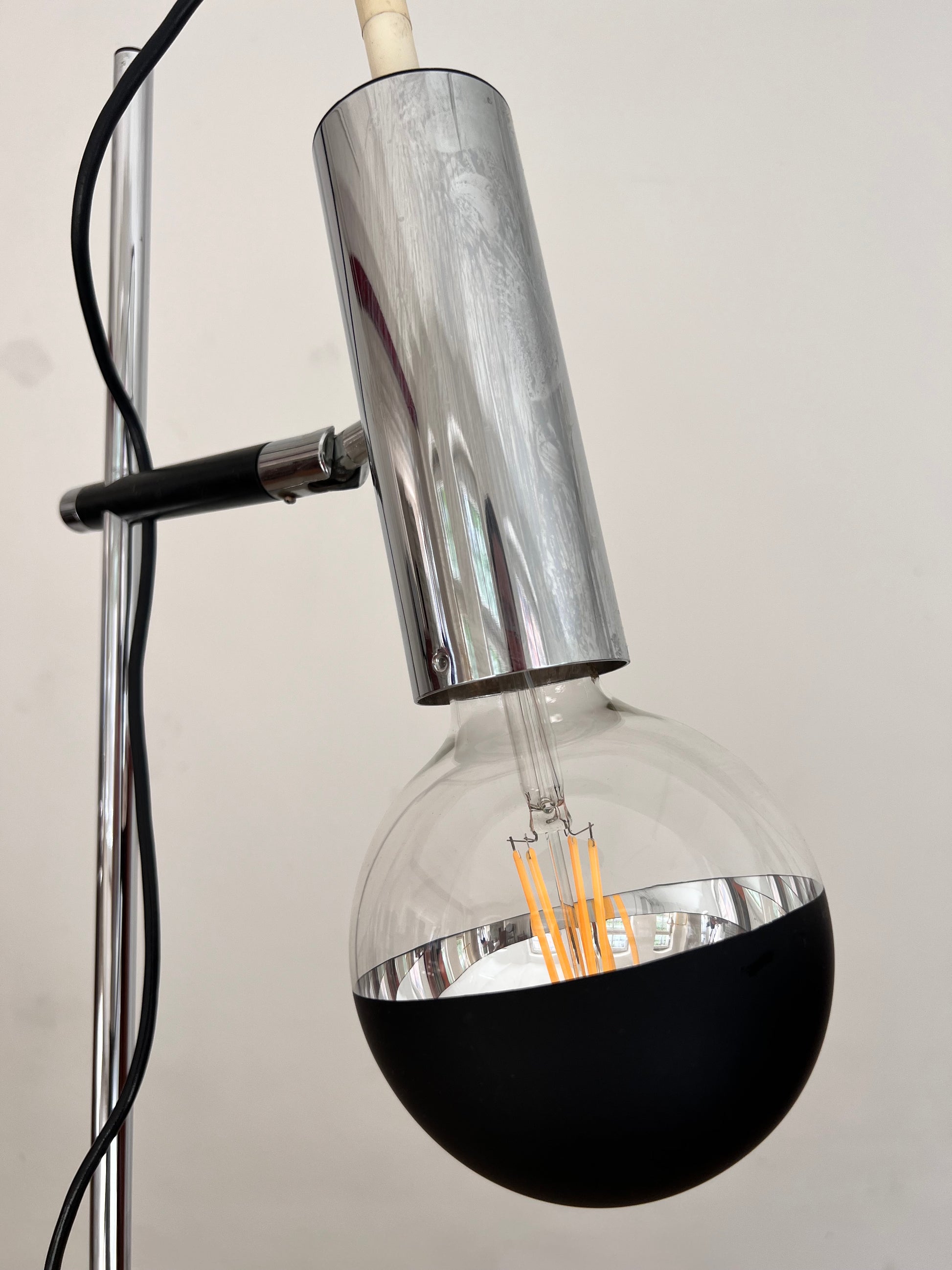 Stehlampe Chrom von STAFF
