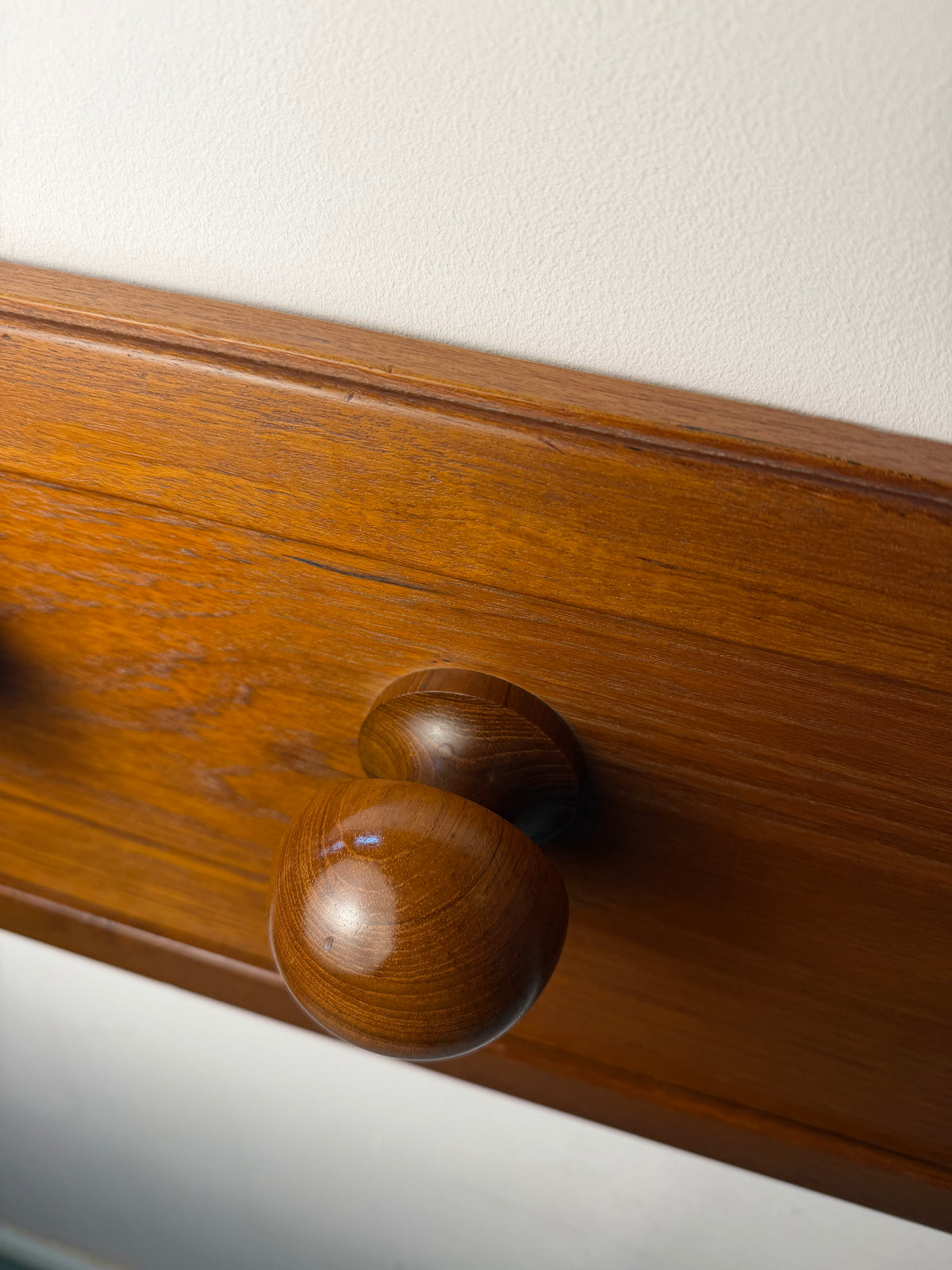 Wandgarderobe No. 369 Teak von Aksel Kjersgaard
