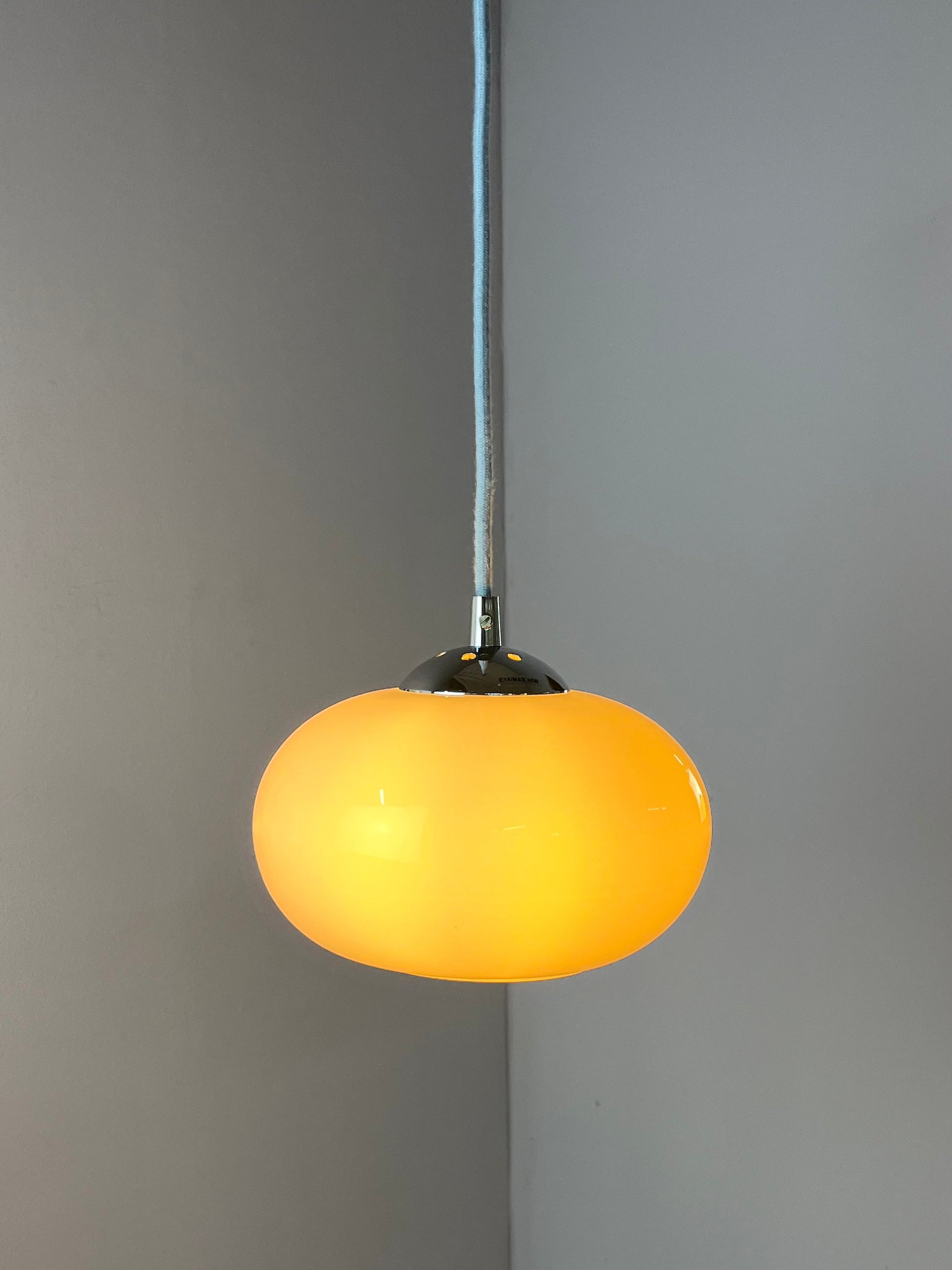 Hängelampe weiß Glas Chrom