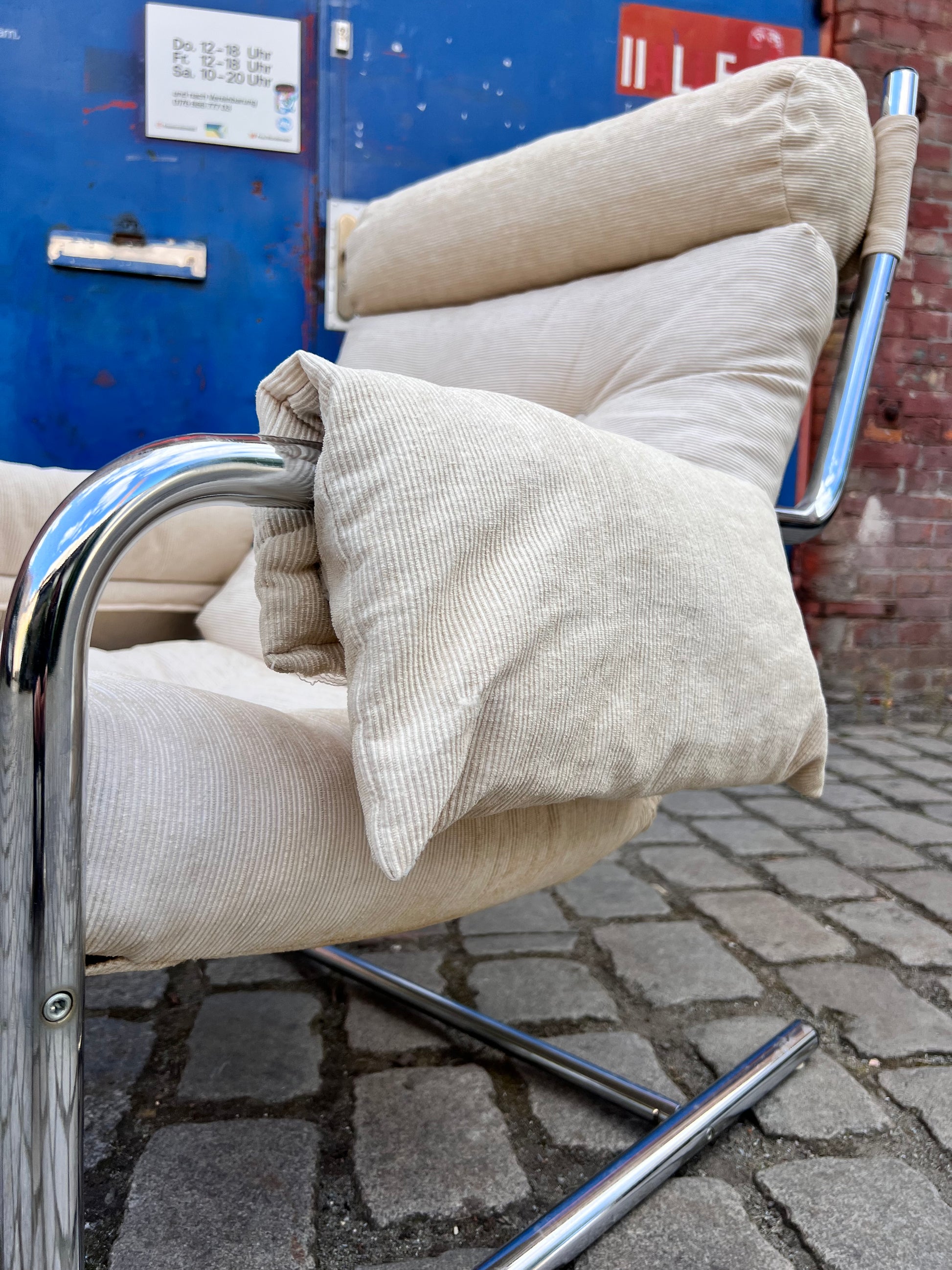 Sessel beige Kord Chromgestell