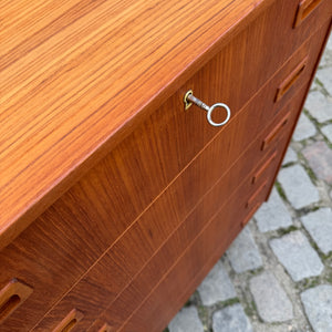 Kommode Teak mit Schloss aus Dänemark