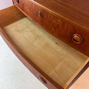 Kommode mit gerundeter Front Teak aus Dänemark