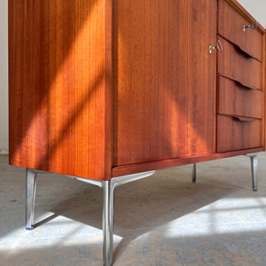 Kommode Teak mit neuen Chromfüßen von Werner Ortlepp
