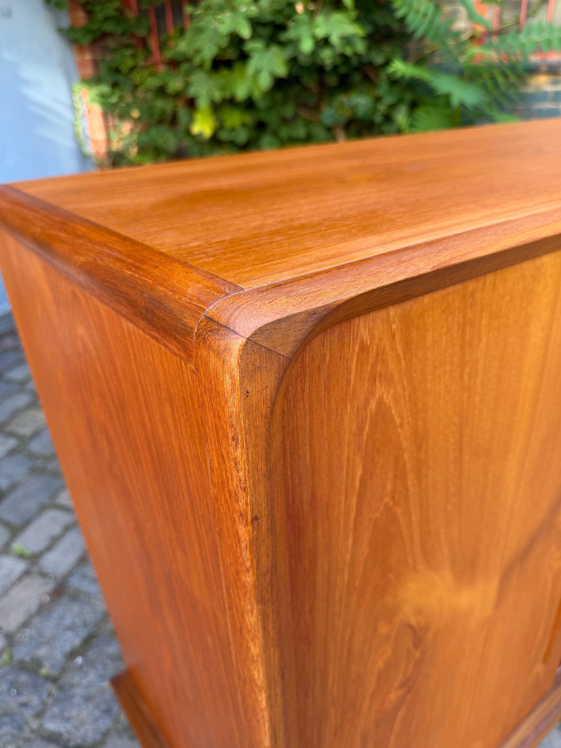 Highboard Teak mit Vitrine & Minibar aus Dänemark