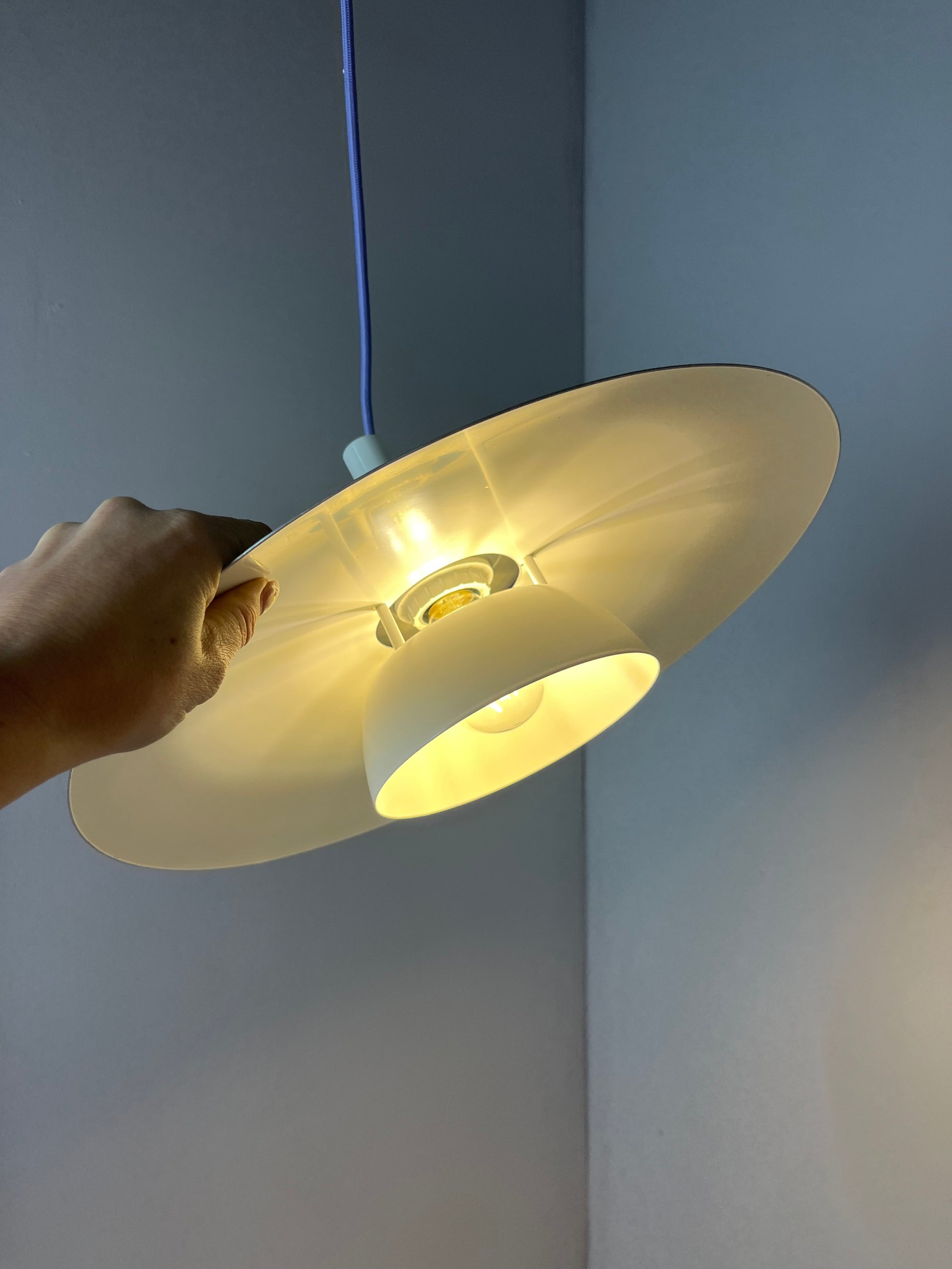 Lamellenlampe silber weiß aus Dänemark