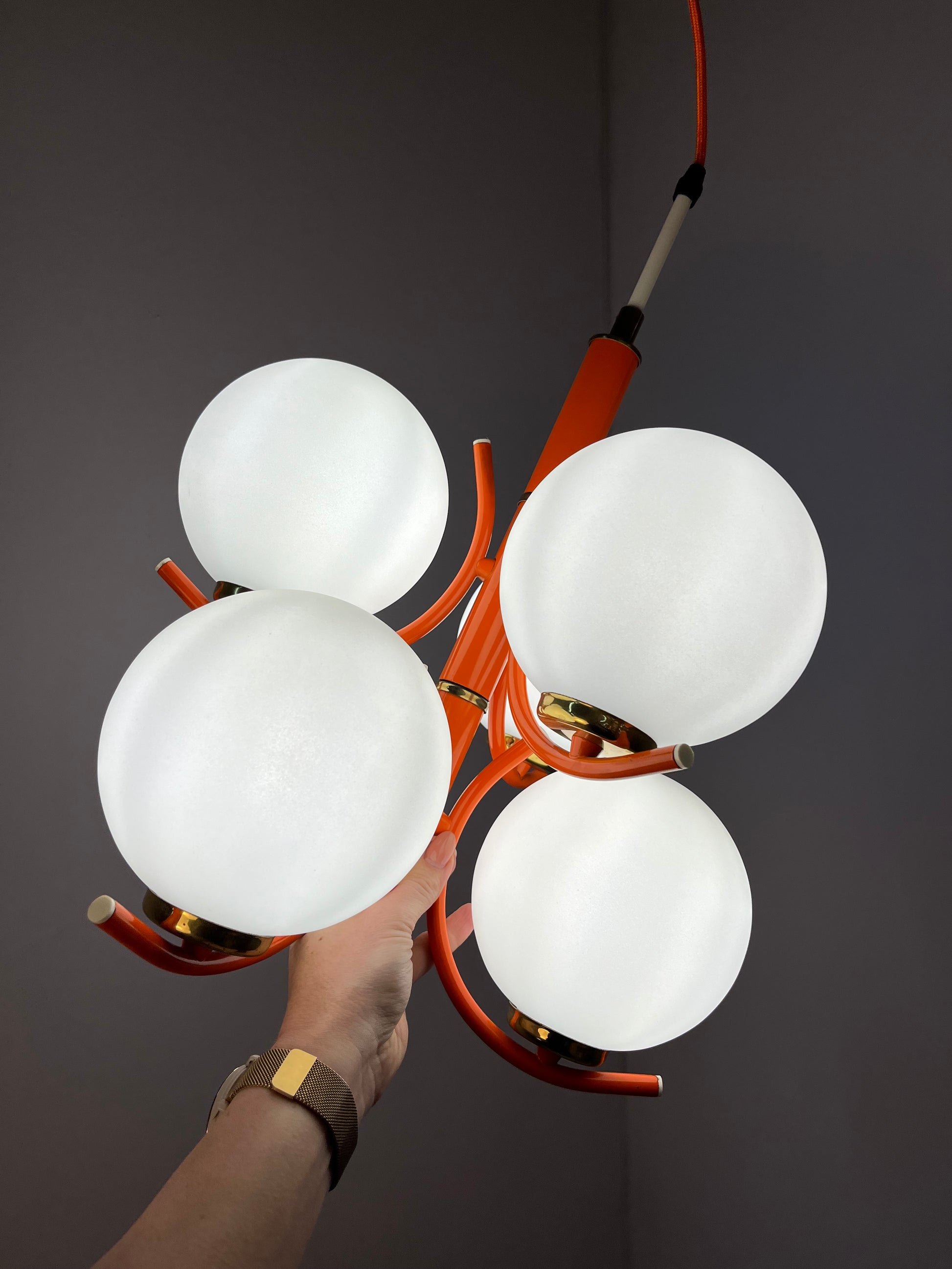 Kronleuchter weiß orange von Richard Essig