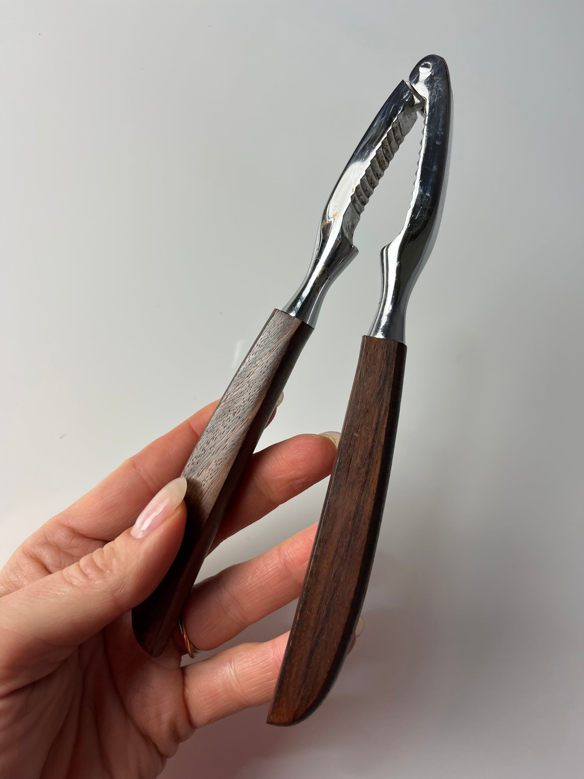 Nussknacker Teak in Originalverpackung