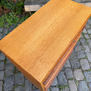 Tallboy Kommode Eiche mit Schloss aus Dänemark