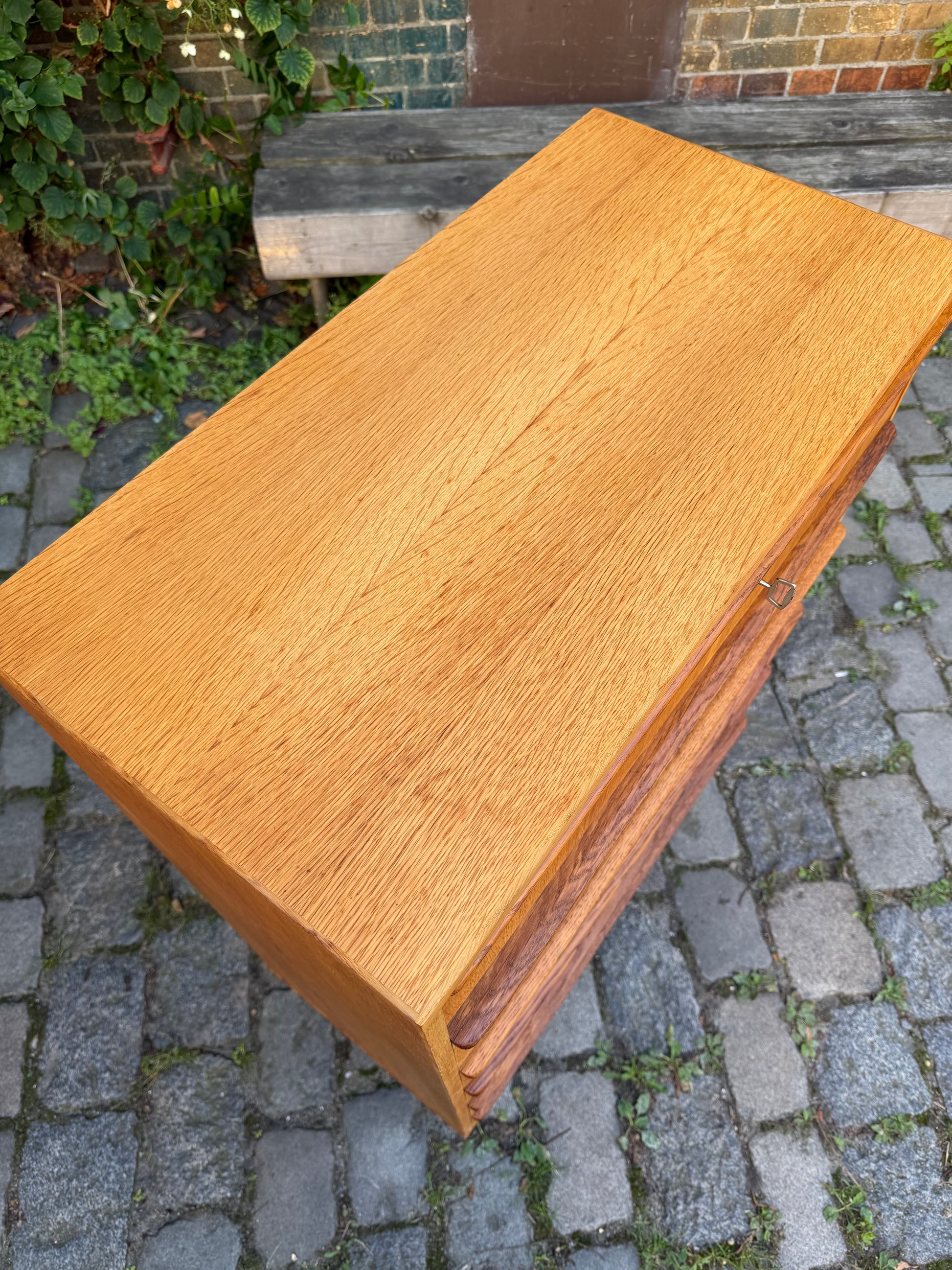 Tallboy Kommode Eiche mit Schloss aus Dänemark