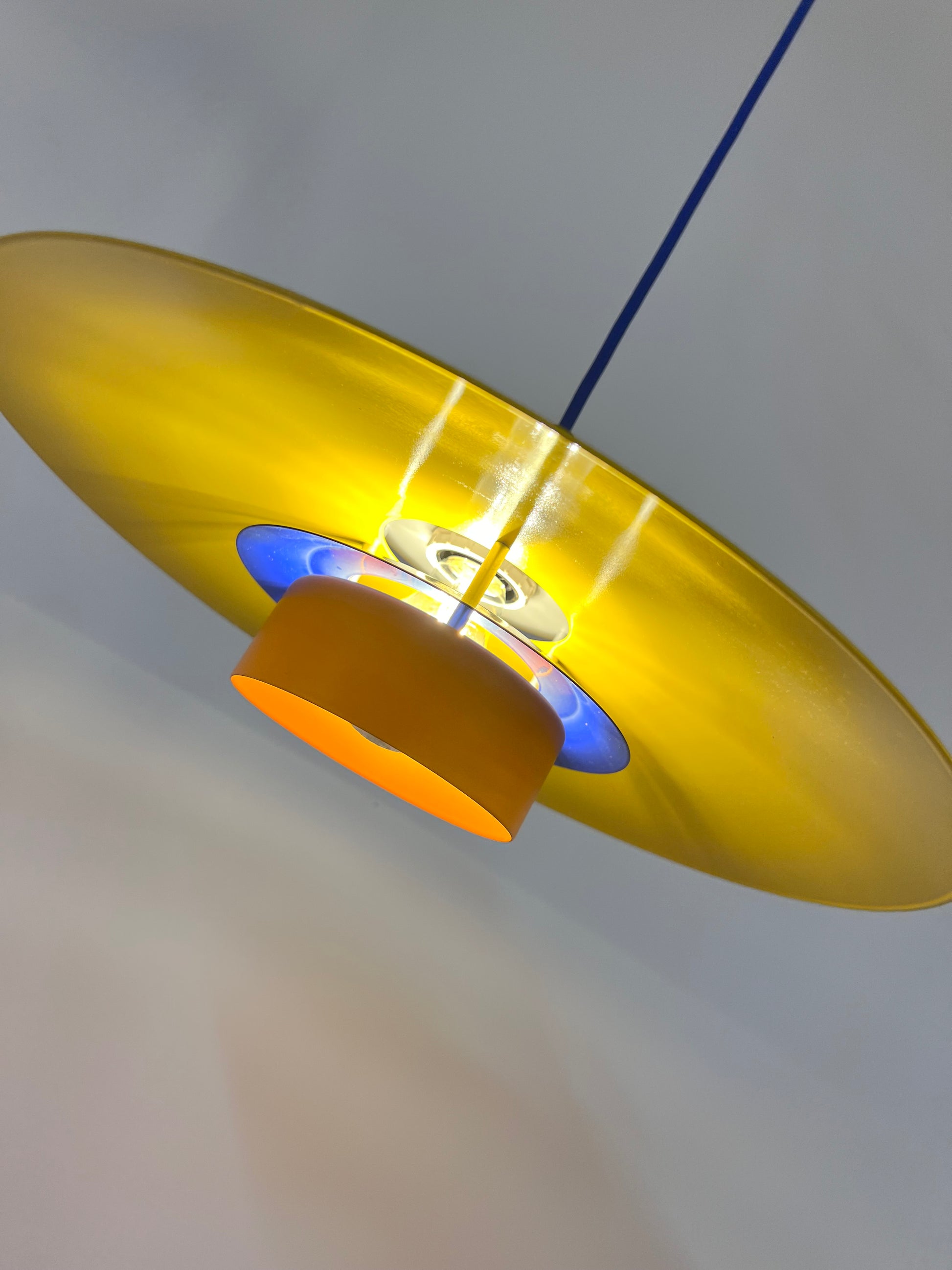 Lamellenlampe neu lackiert, Dänemark