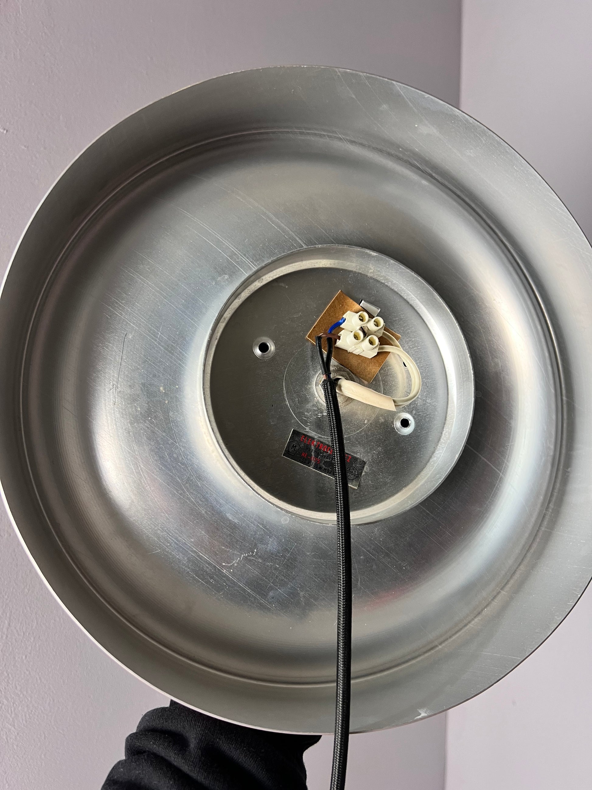 Decken-oder Wandlampe rot mit Sprirale von Elektromfem ISZ