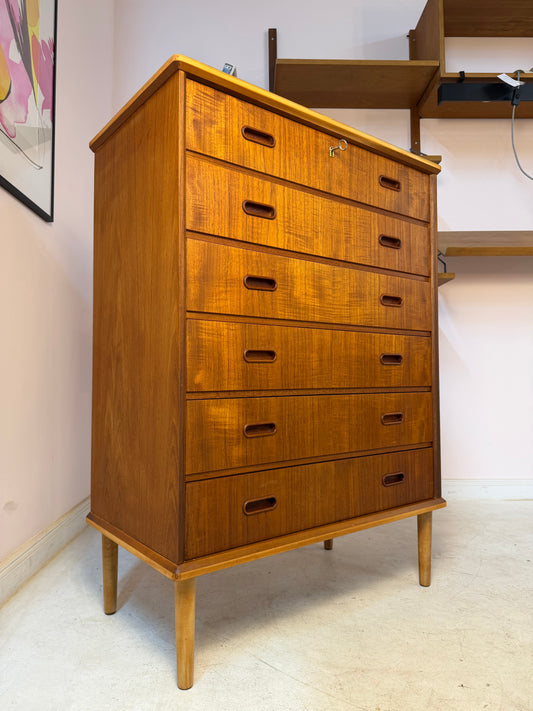 Kommode Teak mit Schloss aus Dänemark