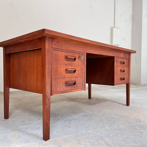 Freistehender Schreibtisch Teak aus Dänemark Sigh & Søns Møbler