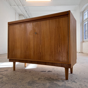 Schrank mit Auszug von Hellerau