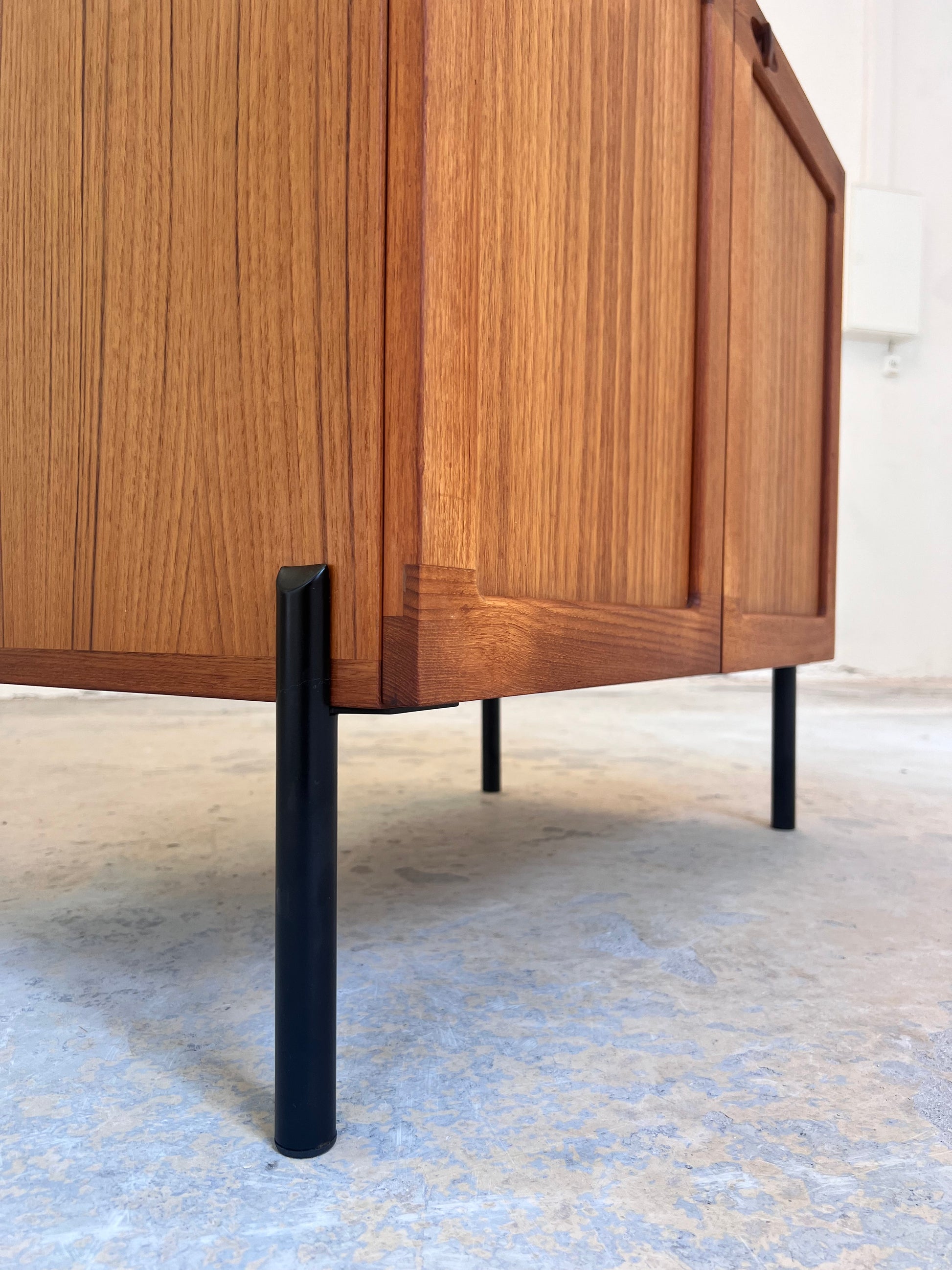 Schrank Teak von H. W. Klein für Bramin