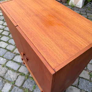 Schrank Teak mit runden Griffen aus Dänemark