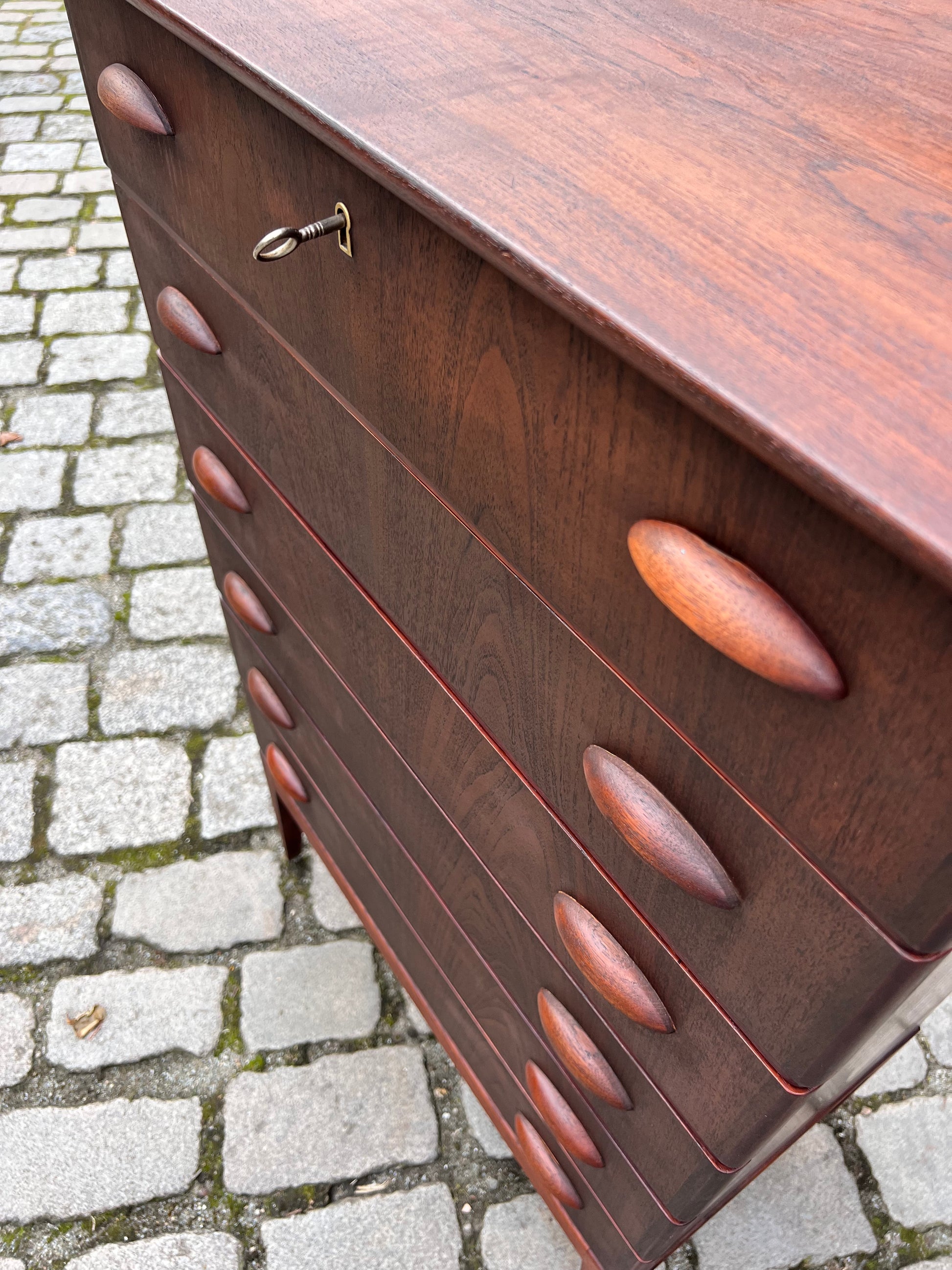 Kommode Teak mit Schloss aus Dänemark