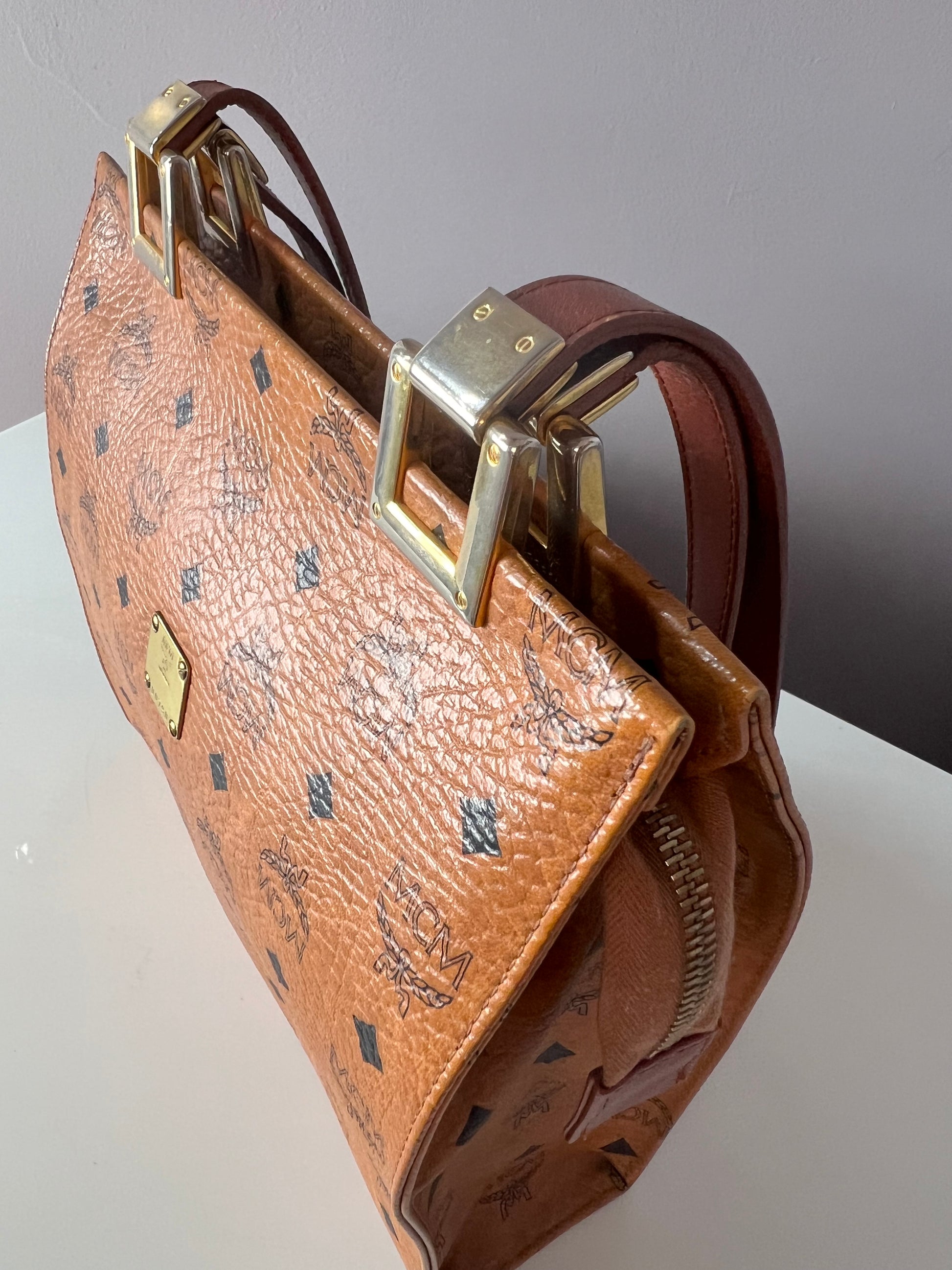 Vintage Designerhandtasche MCM Modell 02031