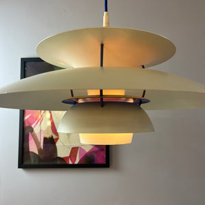 Lamellenlampe PH5 weiß von Poul Henningsen für Louis Poulsen