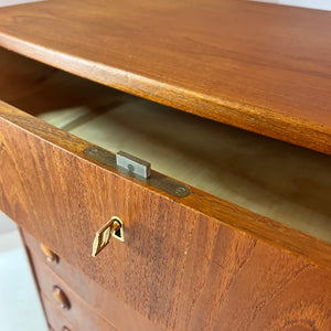 Kommode mit gerundeter Front Teak aus Dänemark