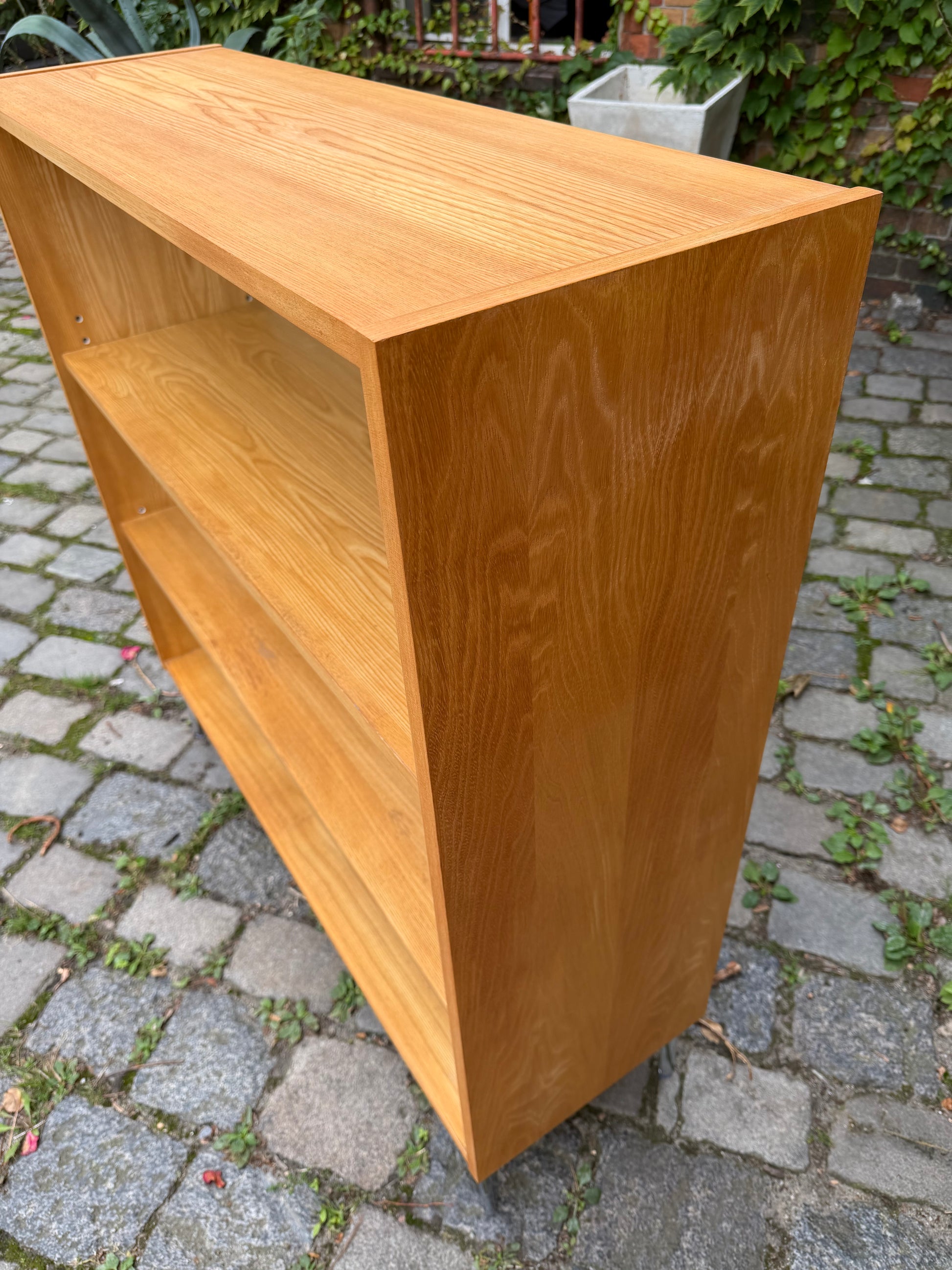 Regal Typ 470 Esche mit neuen Chromfüßen von Joachim Nebelung für Hellerau