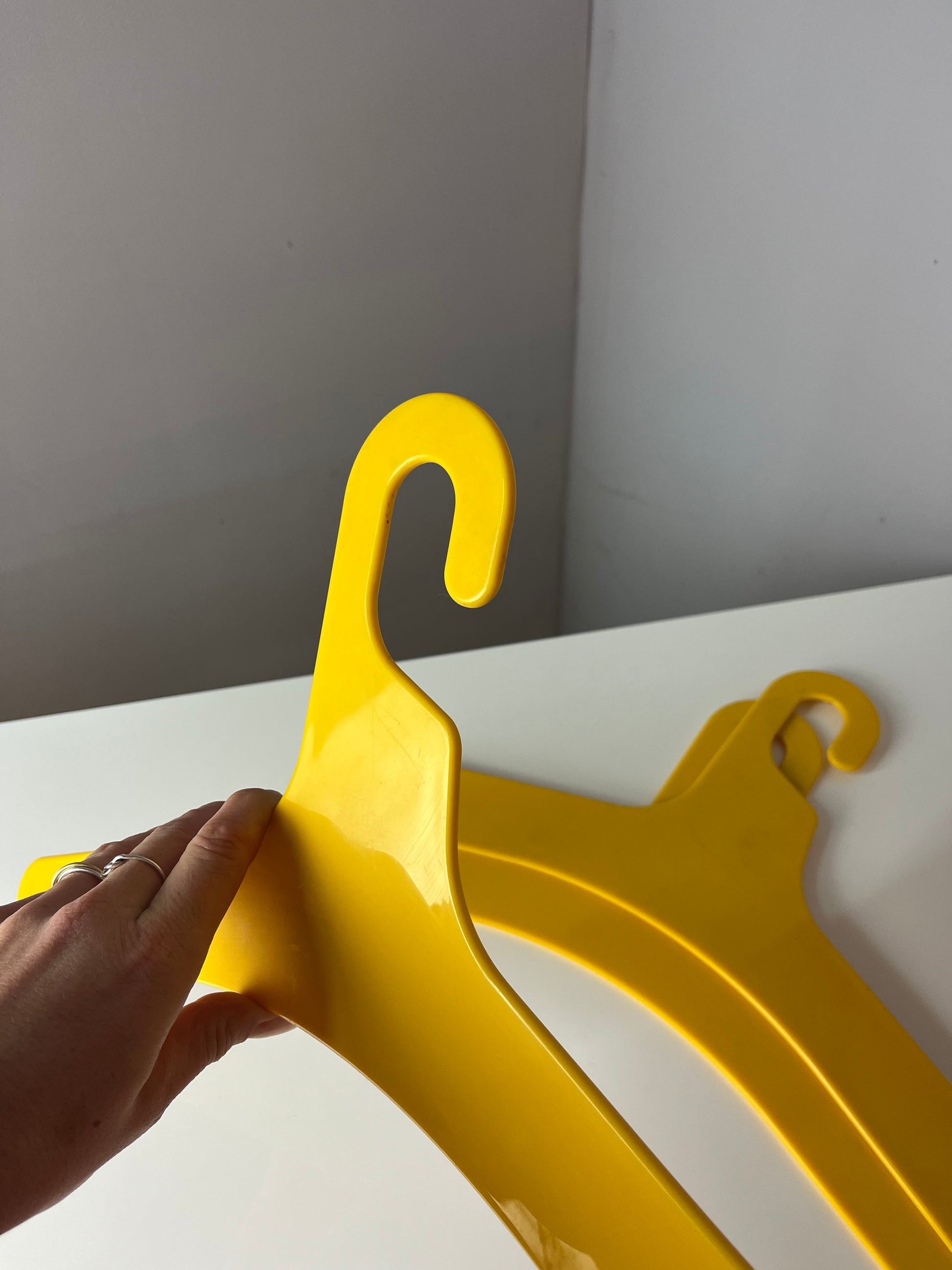 Set: 3x Kleiderbügel gelb