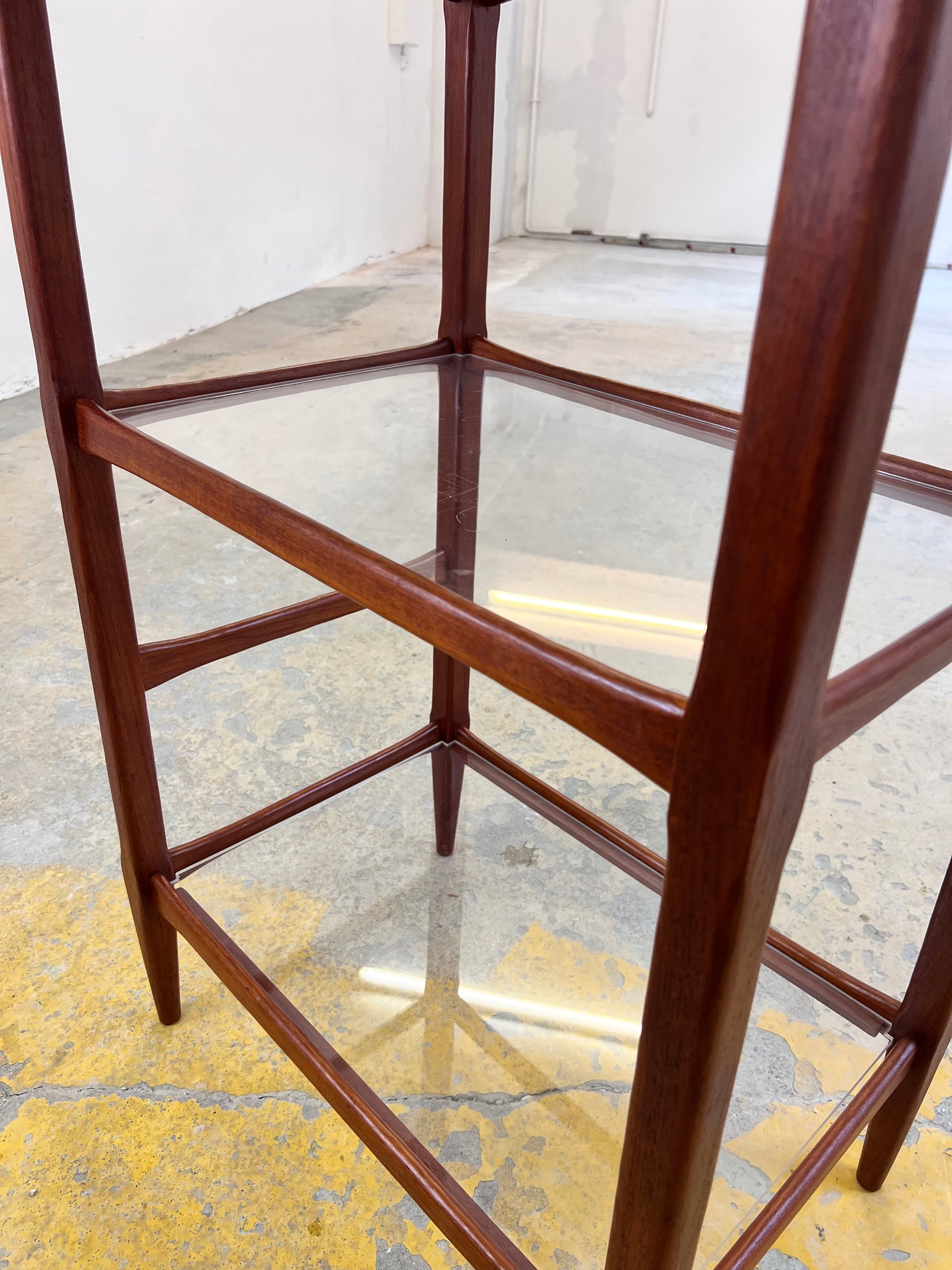 Regal Teak mit Acrylglasplatten aus Däenmark