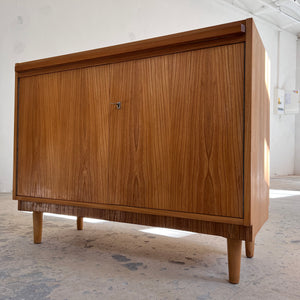 Schrank mit Auszug von Hellerau