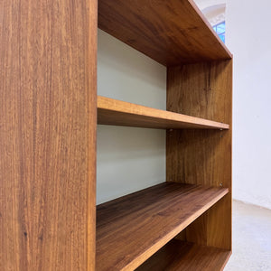 Regal Typ 430 Nussbaum von Joachim Nebelung für Hellerau