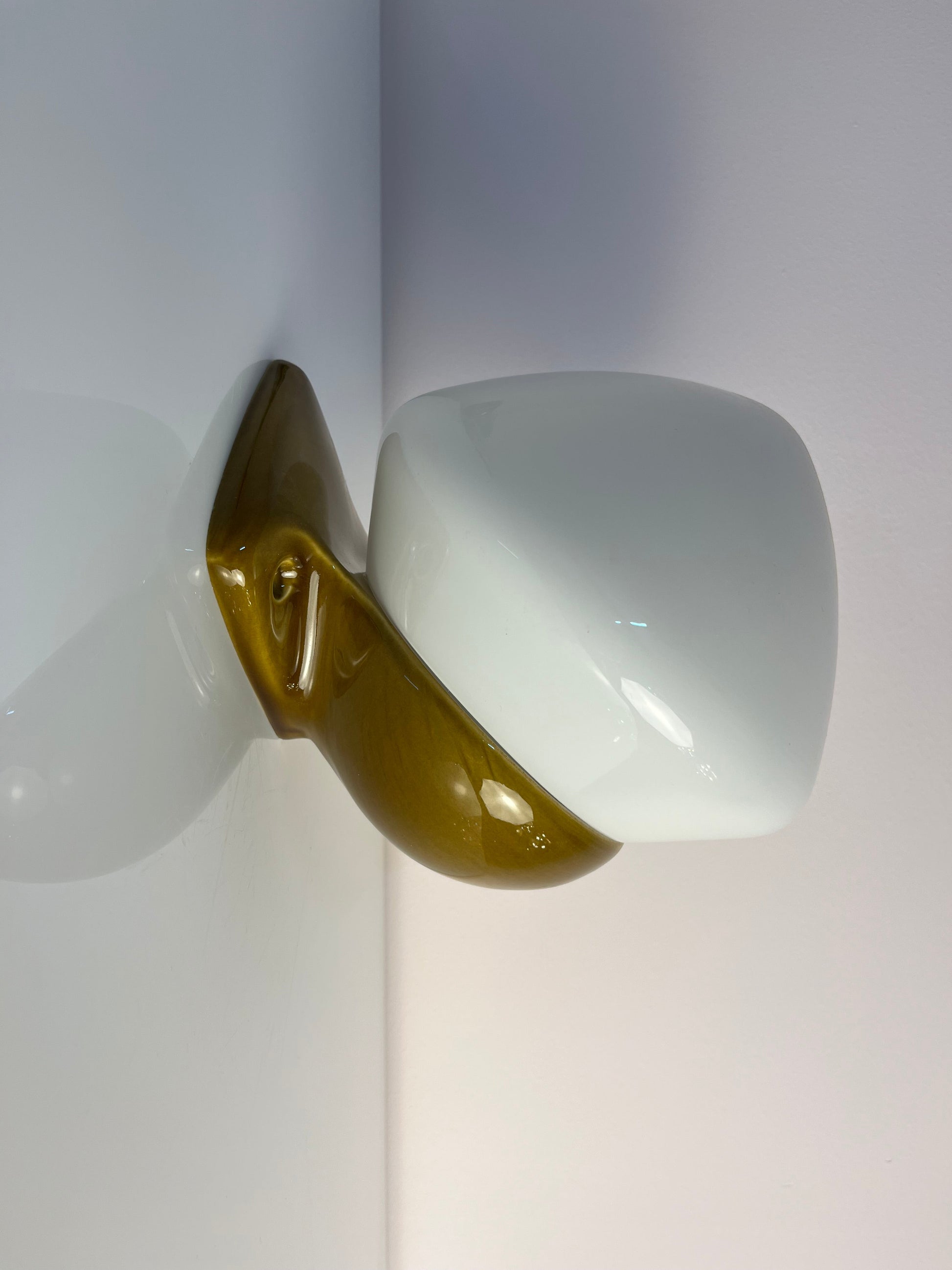 Wandlampe Modell 6030 oliv von Sigvard Bernadotte für Ifö