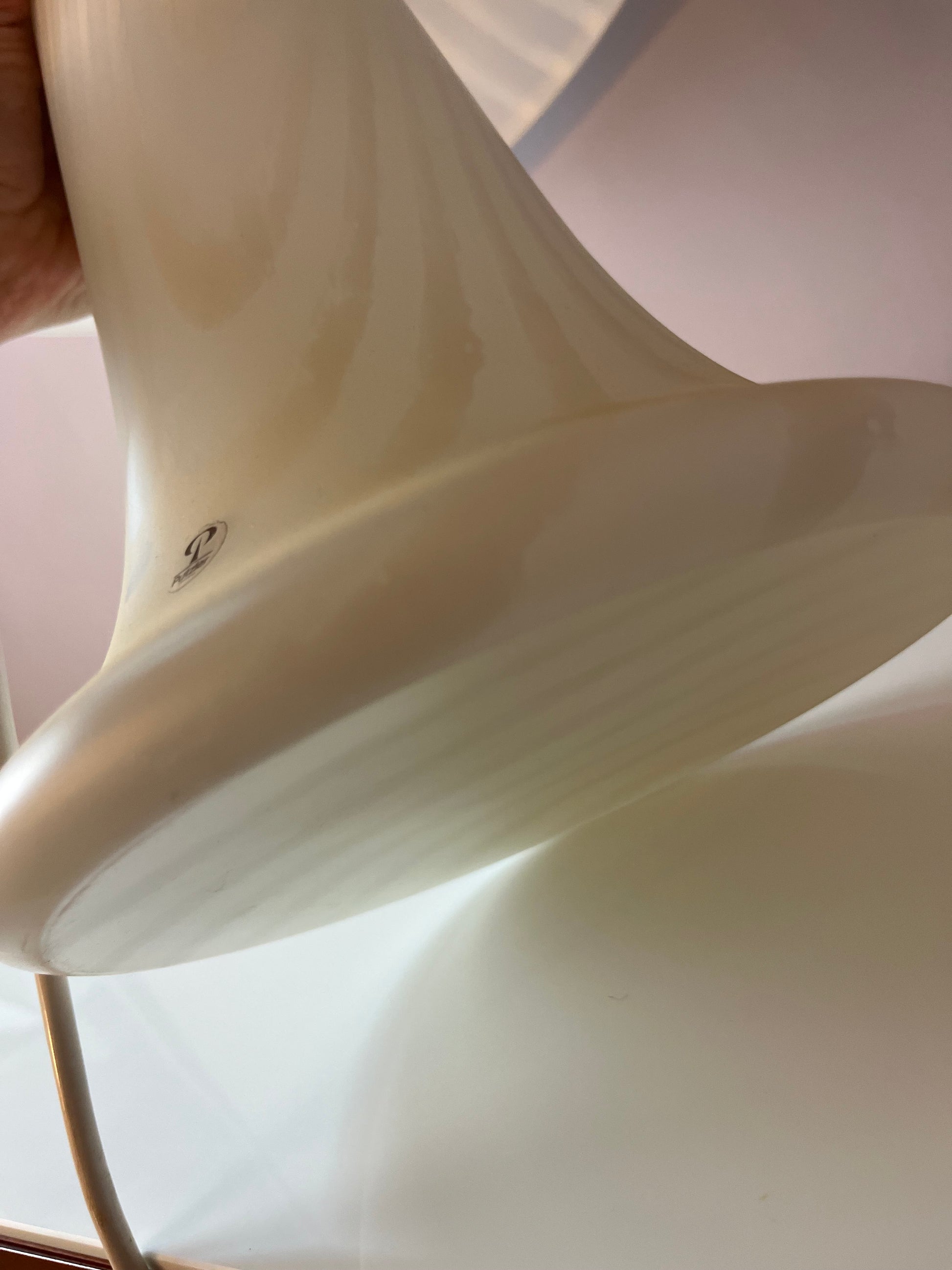 Pilzlampe weiß mit Zebramuster von Peill & Putzler